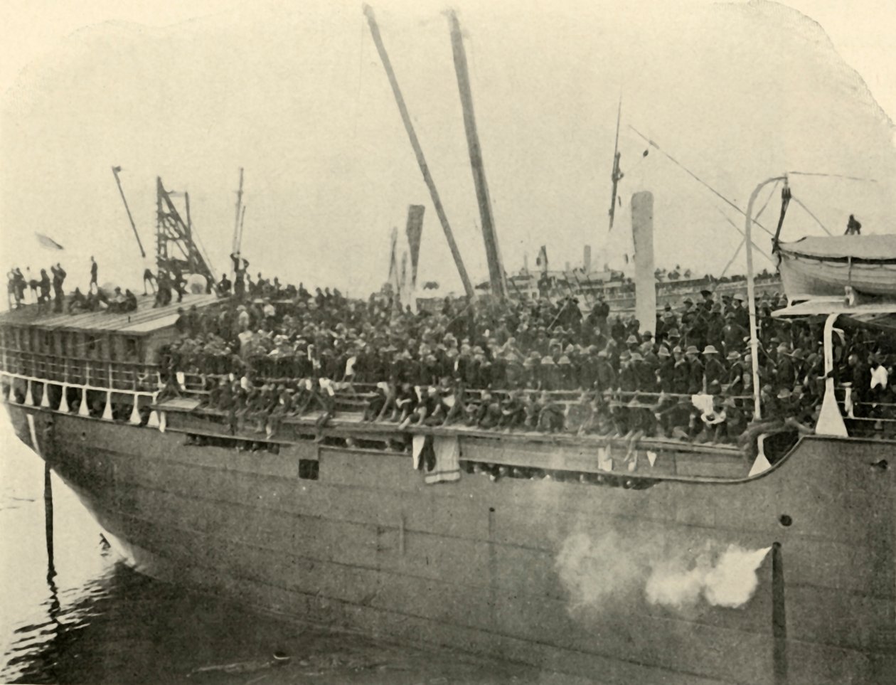 Attracco di Matteawan, pomeriggio del 9 giugno, guerra ispano-americana, 1898, 1899 da Burr McIntosh
