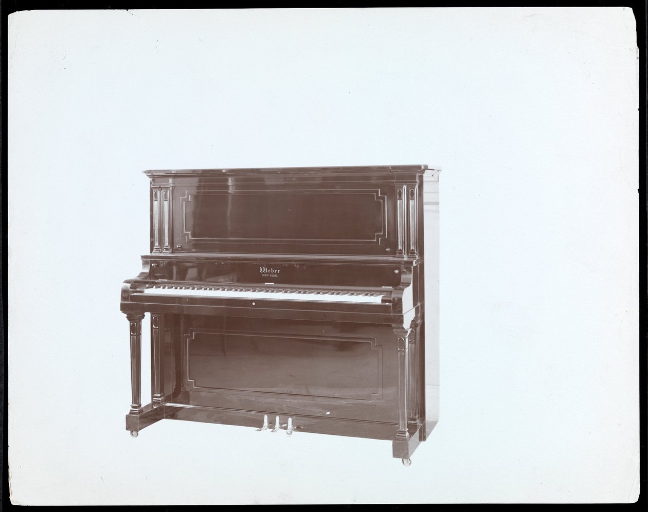 Un pianoforte di Weber und Co., New York da Byron Company
