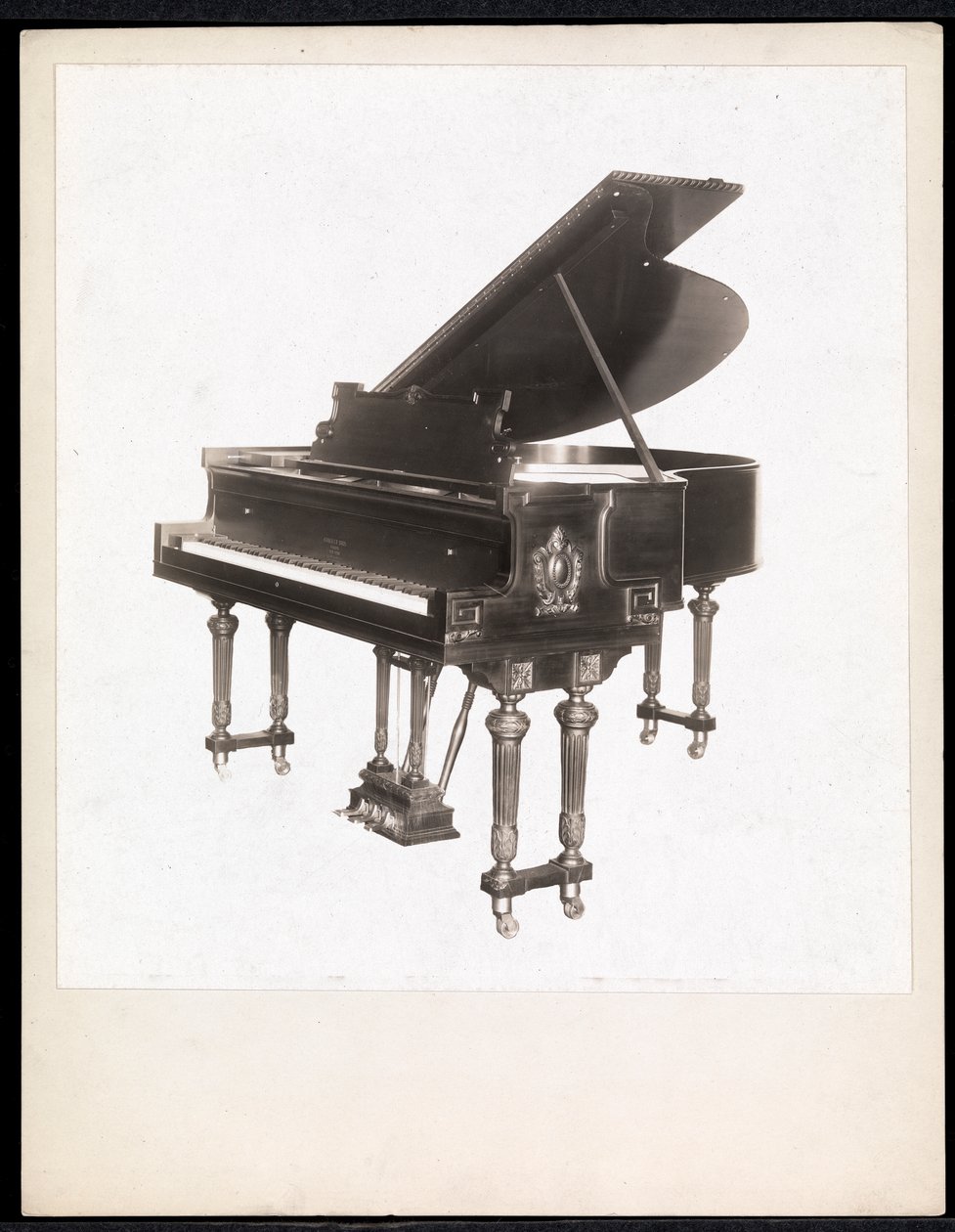 Un pianoforte della Krakauer Piano Co., New York, tra 1895-1915 da Byron Company