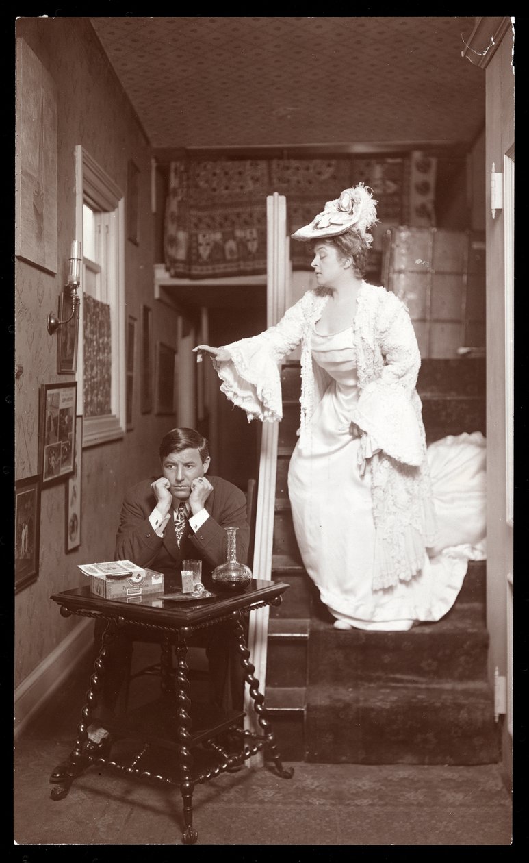 Amelia Bingham e C. Richmond nel suo appartamento da Byron Company