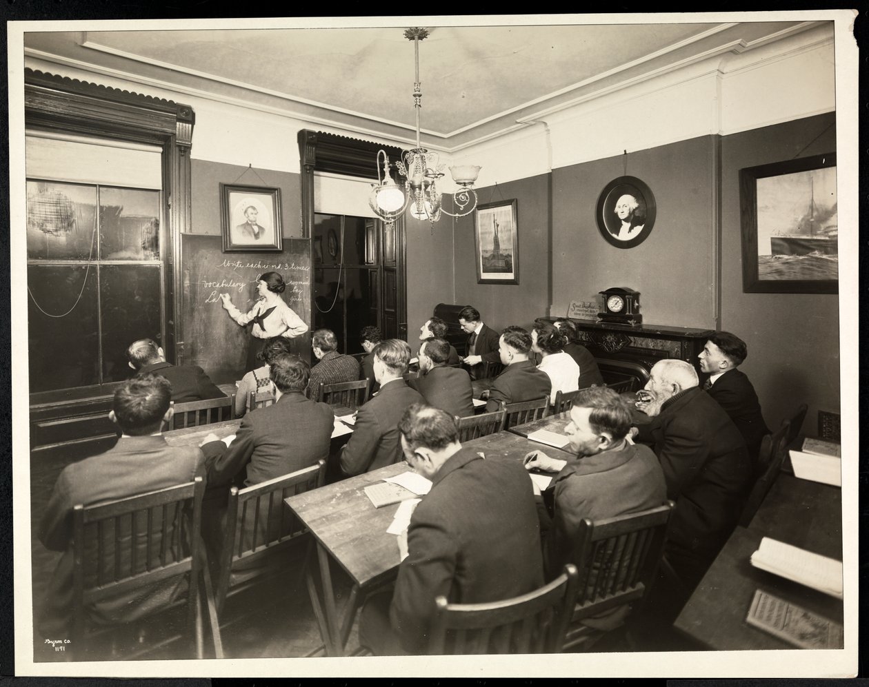 Classe di americanizzazione alla Rodeph Sholom Sisterhood, 157 East 94th Street, New York, 1920 (stampa al gelatino d
