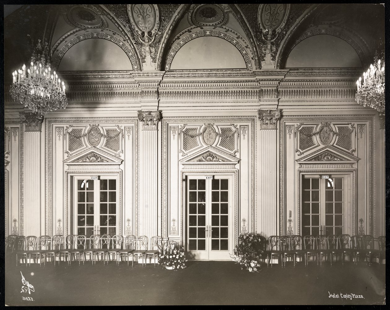 Sala da ballo al Coplay Plaza hotel, Boston, 1912 o 1913 da Byron Company