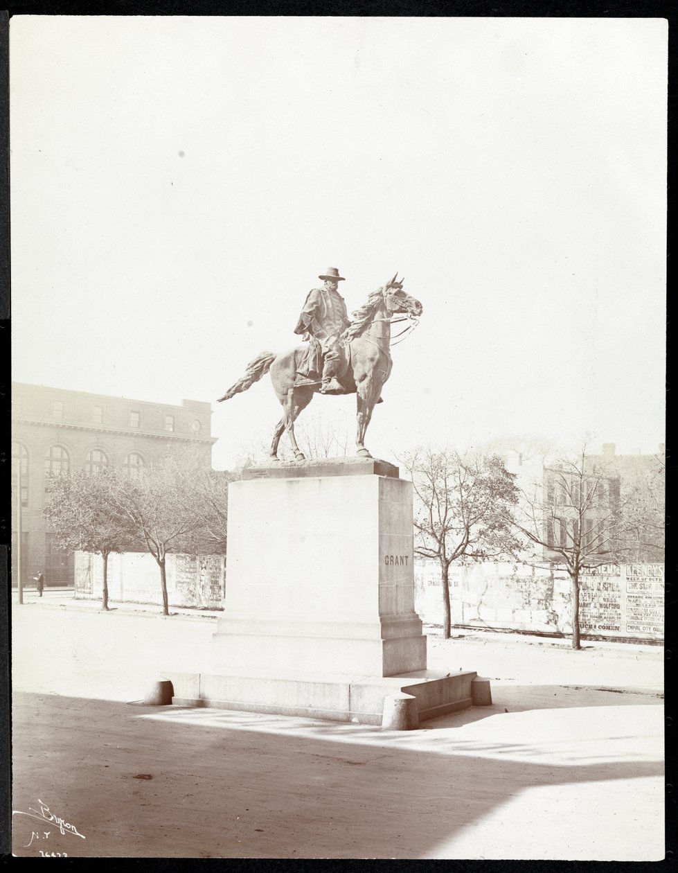 Statua equestre del generale Ulysses Simpson Grant a Brooklyn, New York, 1908 da Byron Company