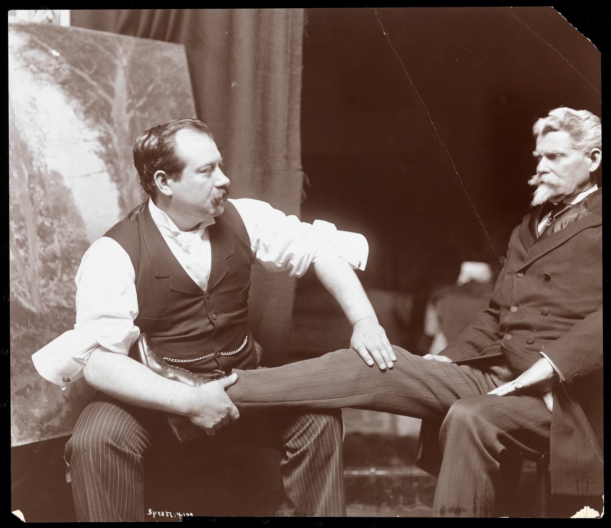 Professor Atkinson, un guaritore inglese, con un paziente maschio, 1898 da Byron Company