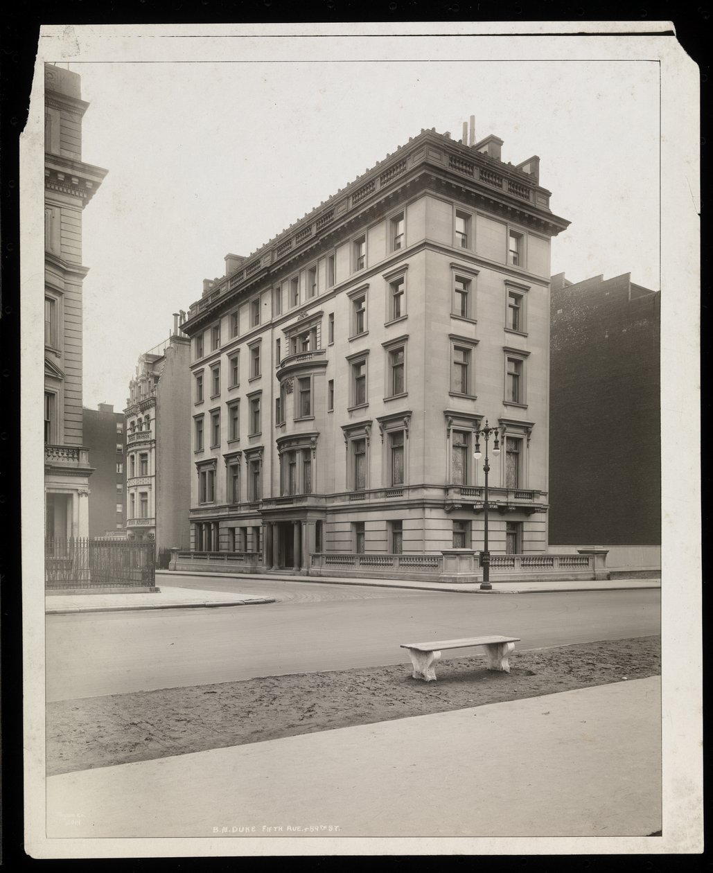 La residenza di B.N. Duke sulla 5th Avenue e East 89th Street, New York, 1921 da Byron Company