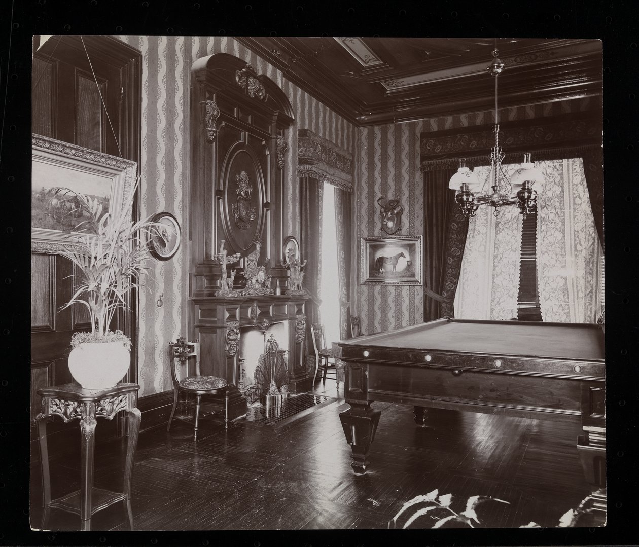 La Sala da Biliardo nella Residenza di John Jacob Astor a Rhinecliff, N.Y., 1893-94 da Byron Company