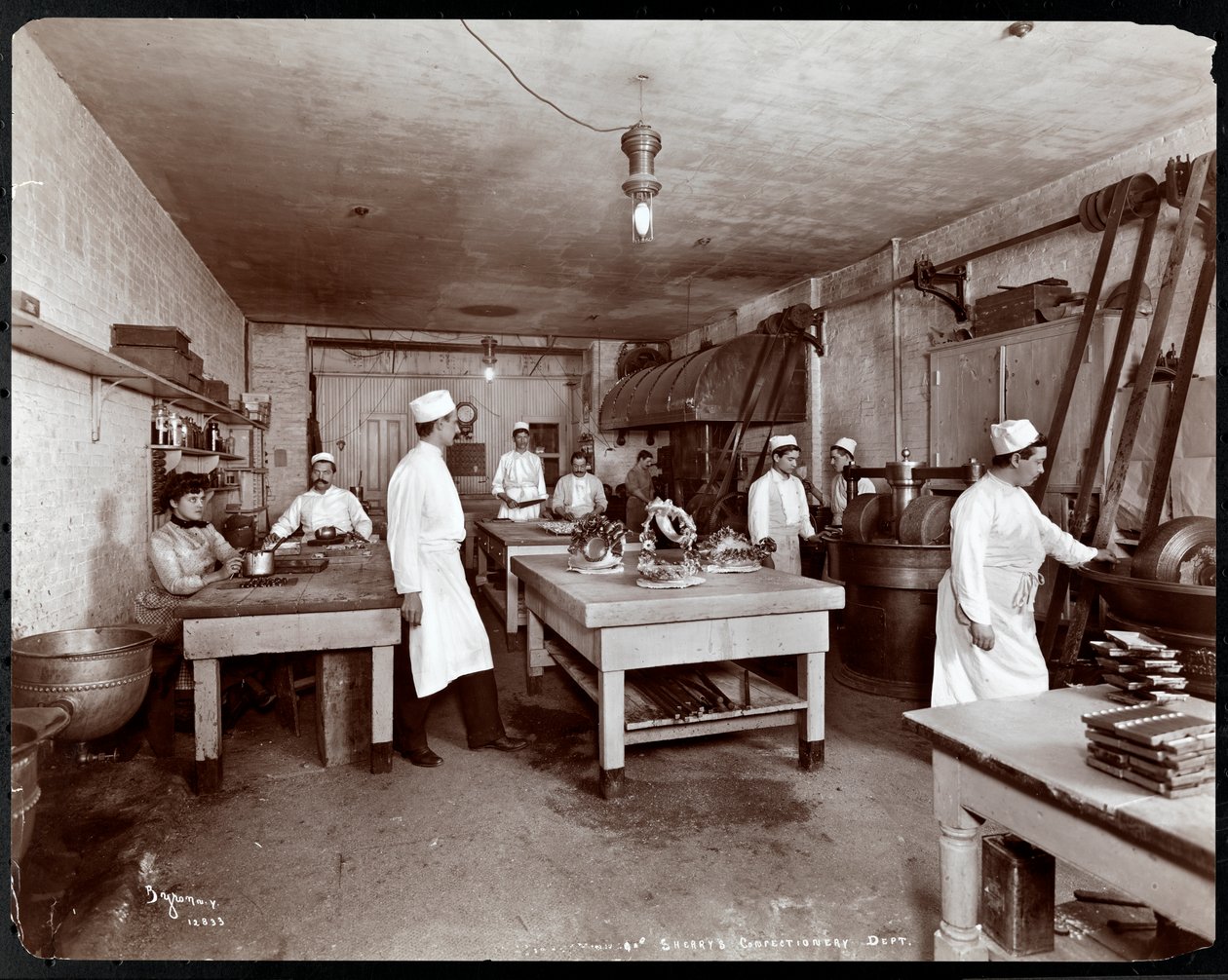 Il reparto di pasticceria al ristorante Sherry