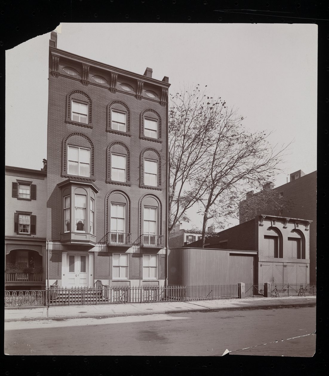 La residenza di Miss Dodd, New York, 1898 da Byron Company