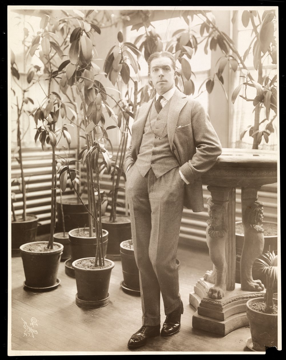 William Faversham nella sua serra da Byron Company