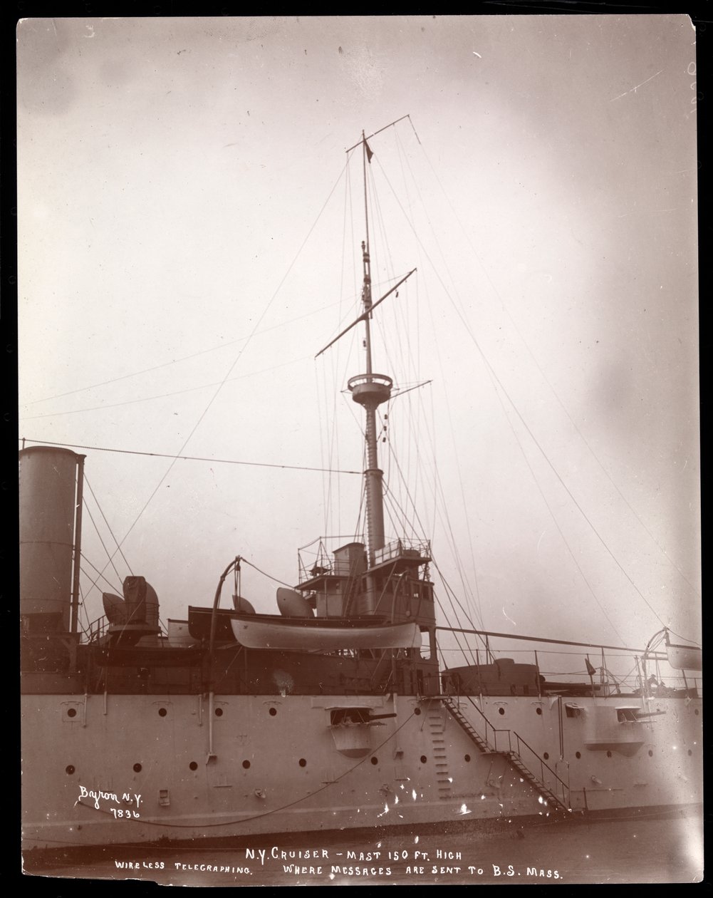 Telegrafia senza fili: il palo di 150 piedi da cui fu inviato il segnale senza fili di Marconi a Boston, Massachusetts, 1899-1900 da Byron Company