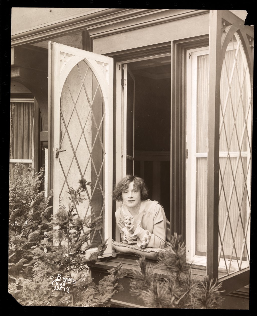 Anne Murdock a Casa, c.1915 da Byron Company