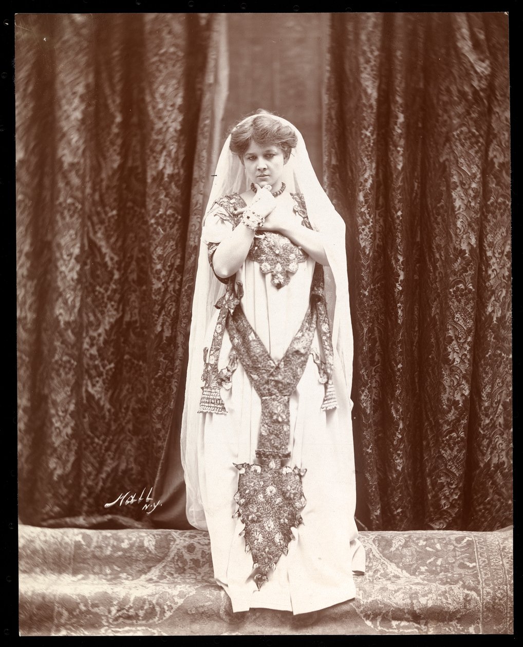Eva Fay al Roof Garden di Hammerstein, New York, c.1910 da Byron Company