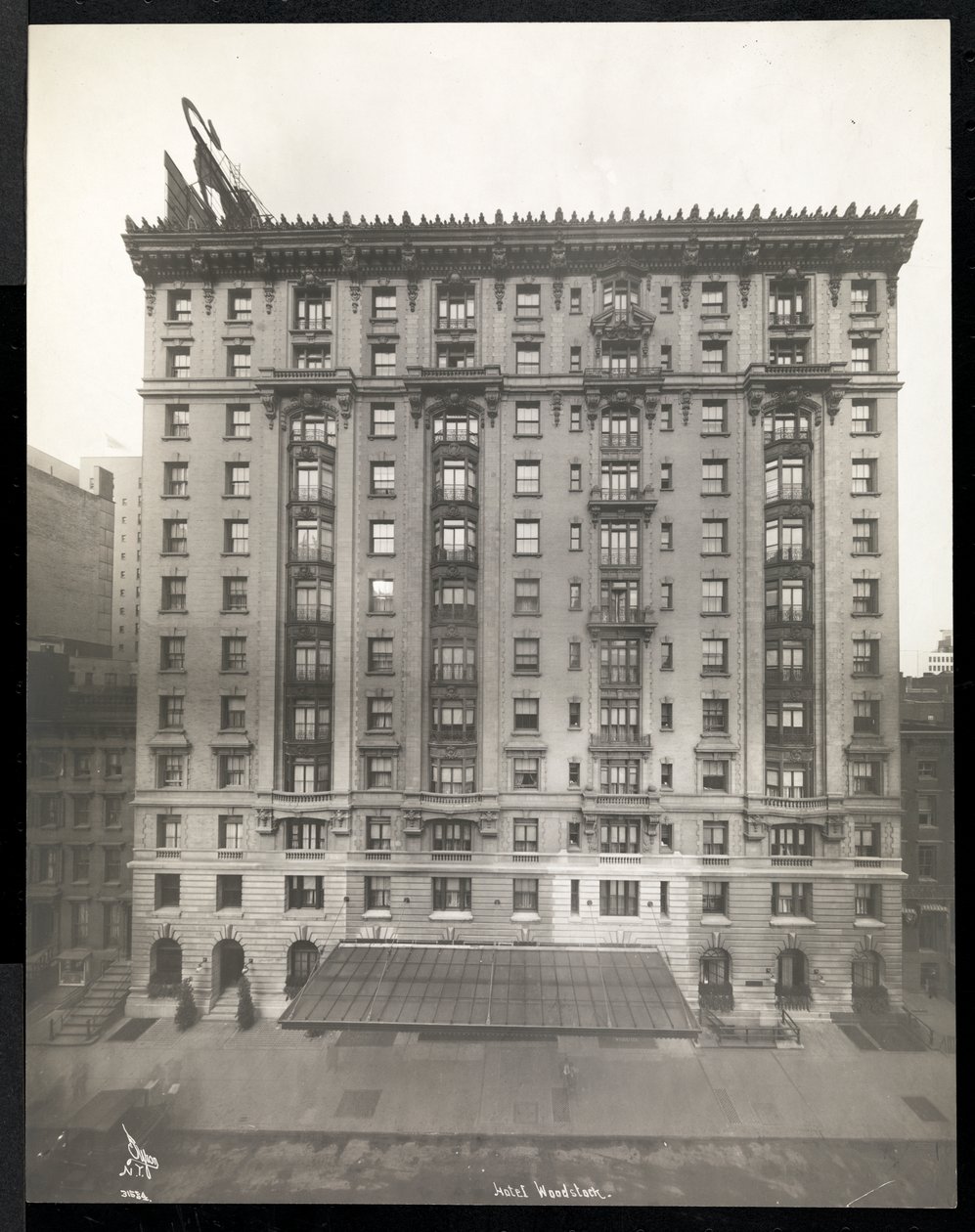 Hotel Woodstock al 127 West 43rd Street, New York da Byron Company