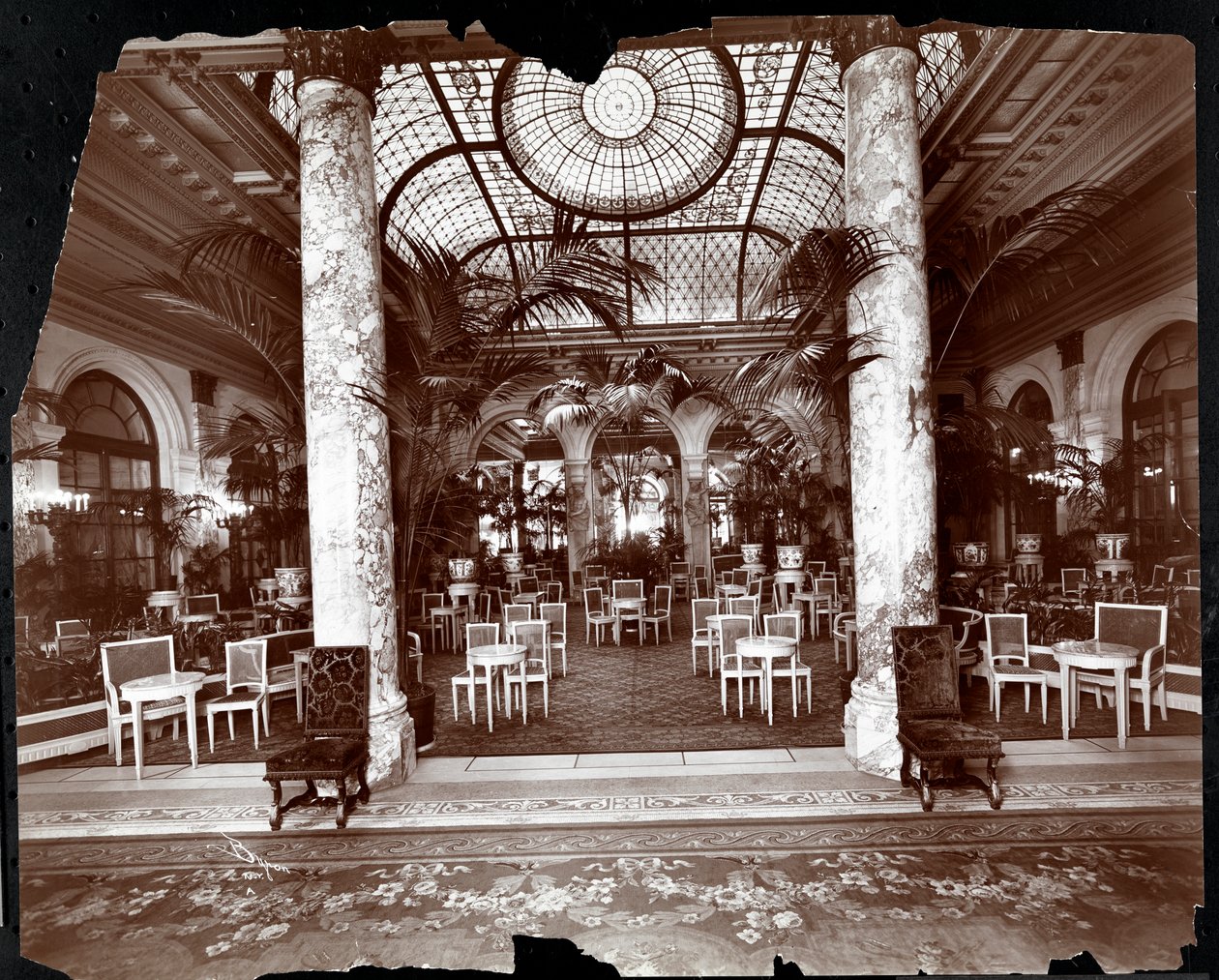 Salotto al Plaza Hotel, c.1907 da Byron Company