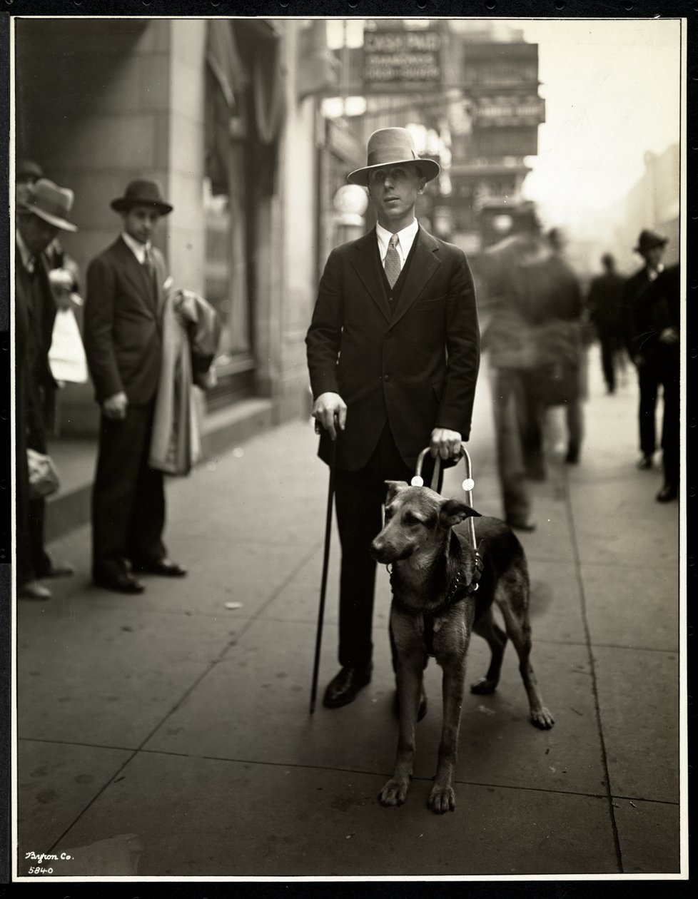 Mr. Himmel della New York Association for the Blind, 111 East 59th Street, New York, 1930 da Byron Company