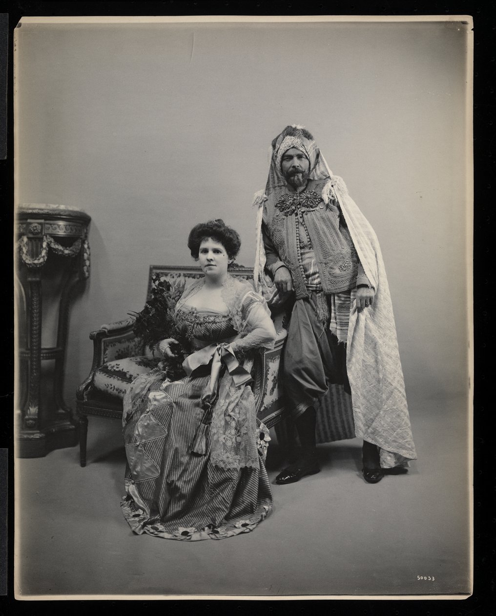 Ritratto di un uomo e una donna non identificati al ballo di James Hazen Hyde, New York, 31 gennaio 1905 (stampa al gelatino d