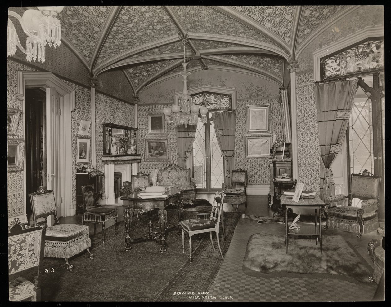 Il salotto della tenuta di Helen Gould (ex residenza di Jay Gould) a Tarrytown, New York da Byron Company