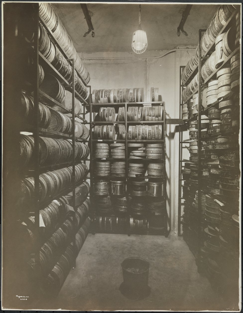 Mutual Film Co., 1600 Broadway, New York, 1918 da Byron Company