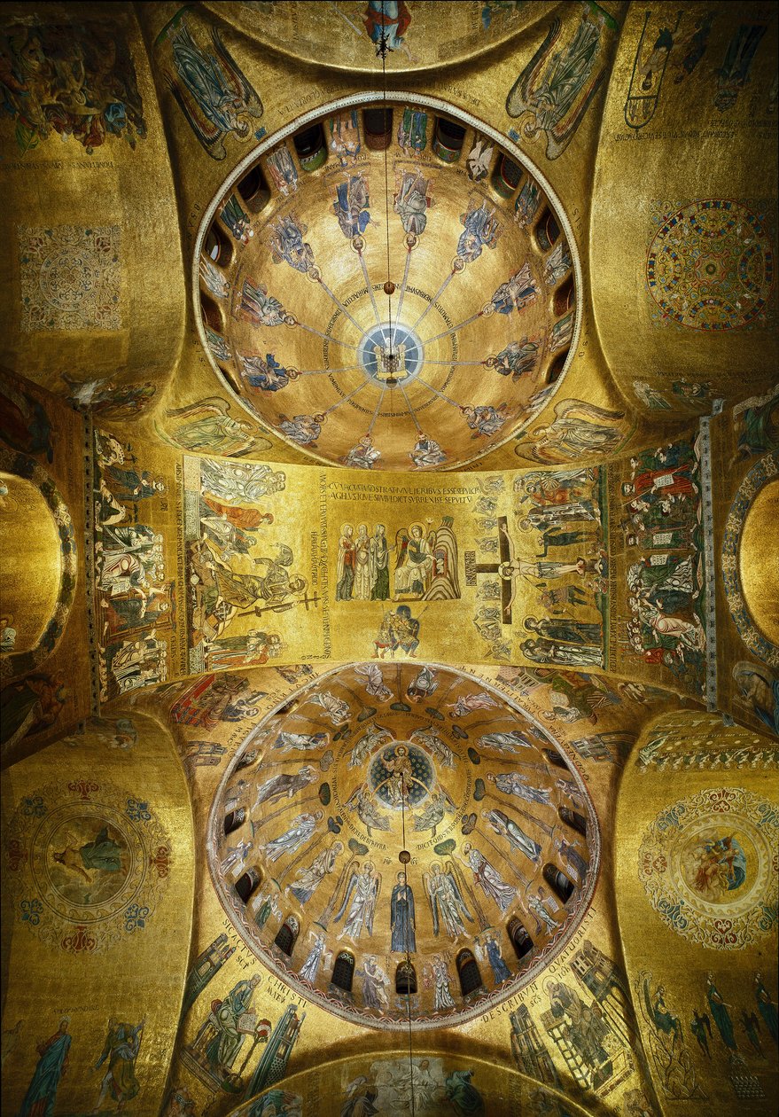 Architettura bizantina: vista delle cupole con mosaici su sfondo dorato che illustrano la Pentecoste (1250-1300) e l