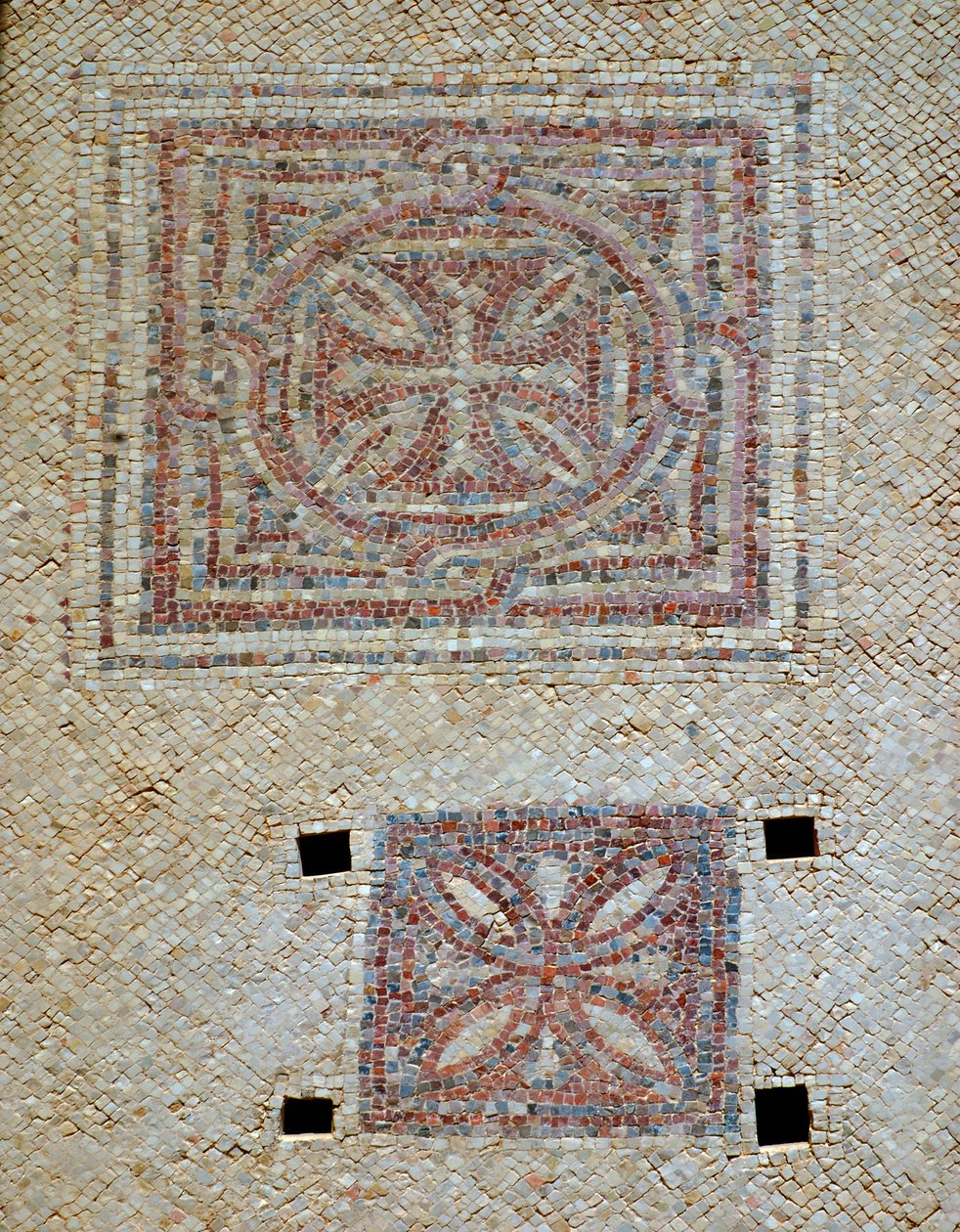 Dettaglio di croci dal pavimento a mosaico della chiesa bizantina di Shoham, Israele, c.V secolo d.C. (mosaico) da Byzantine Byzantine