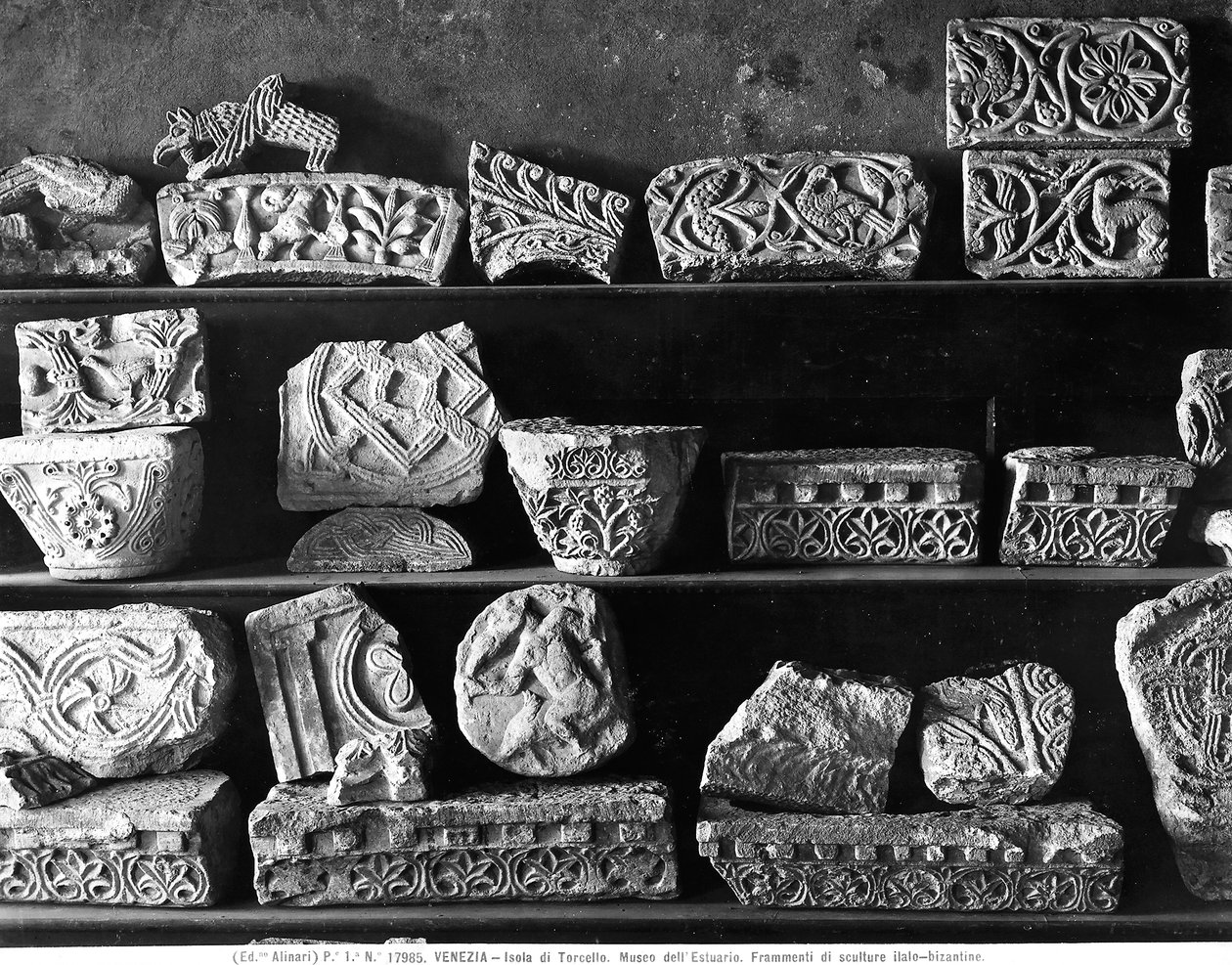 Frammenti di sculture italo-bizantine da Byzantine Byzantine