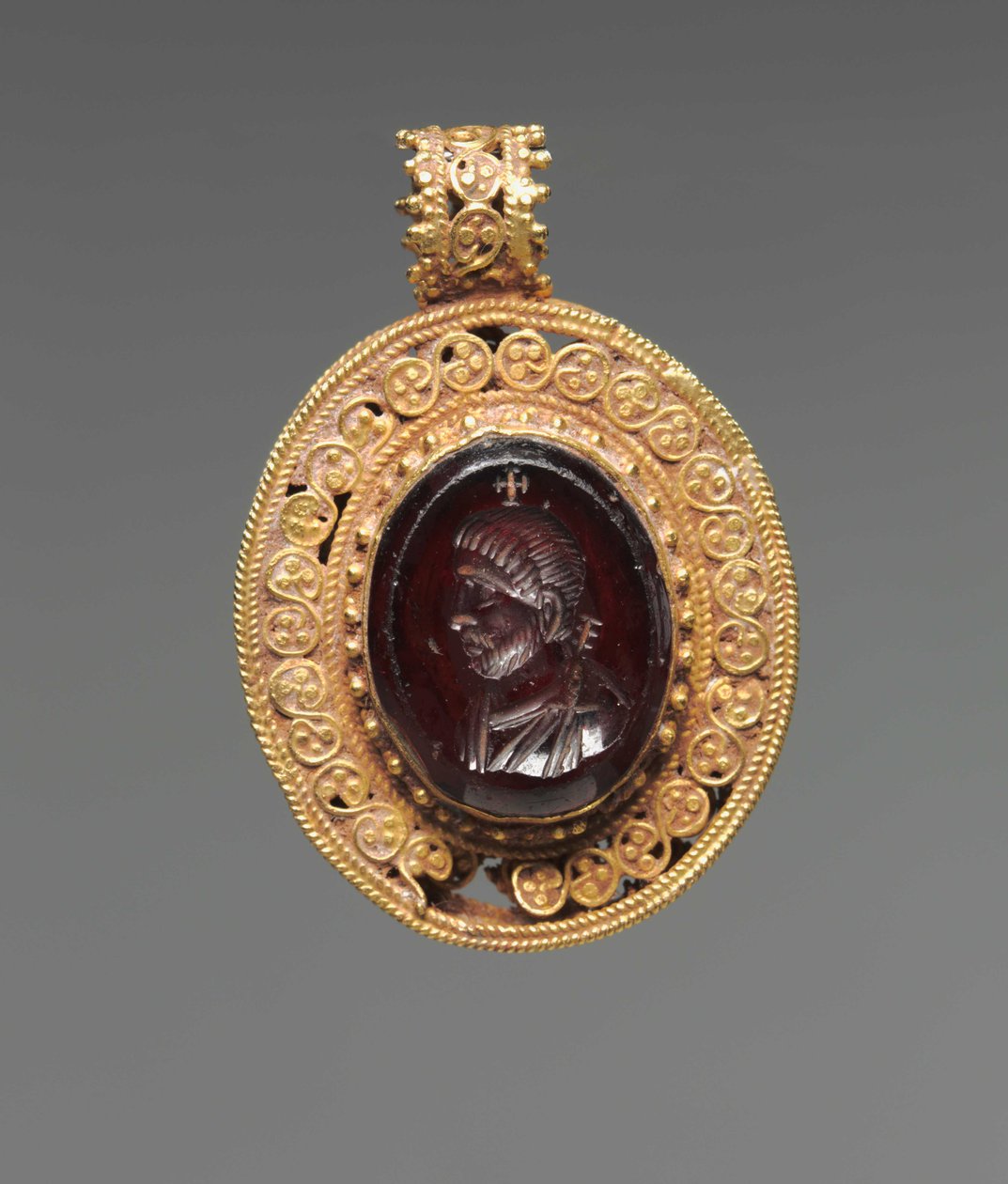Pendente con intaglio di ritratto, 500 d.C. da Byzantine School