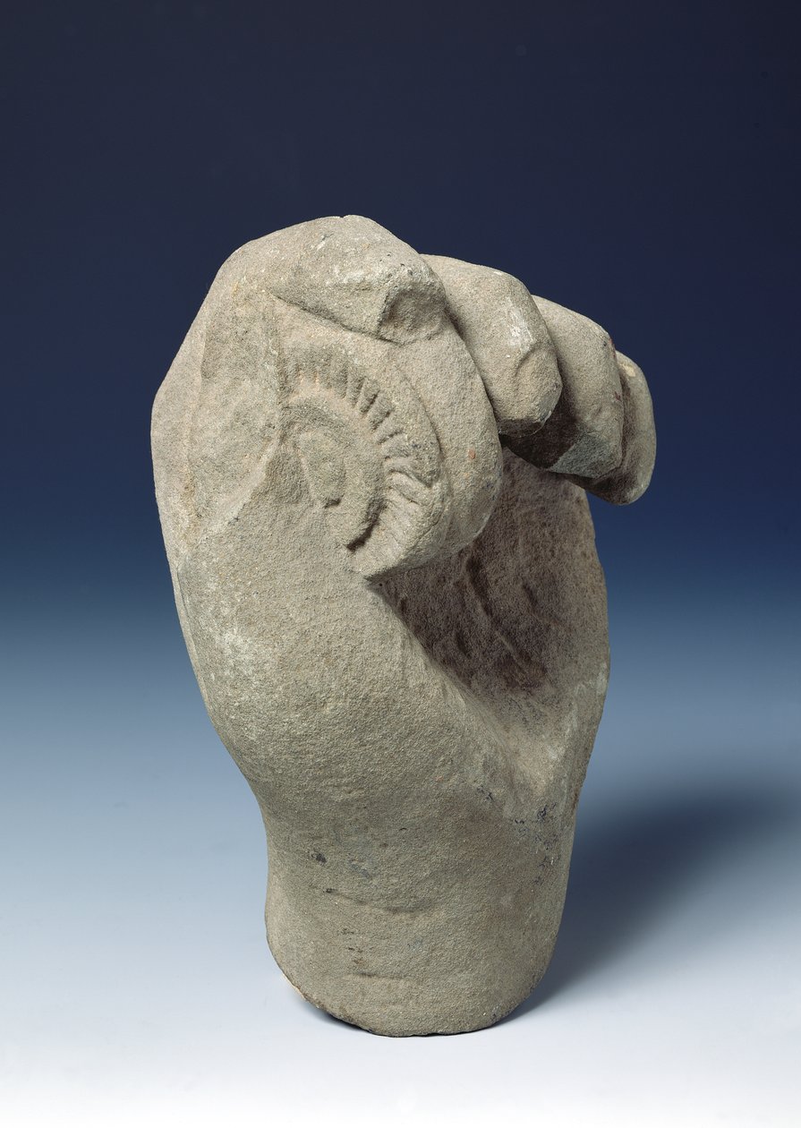 Mano di una statua che tiene il disco chakra, 800-1431 da Cambodian School
