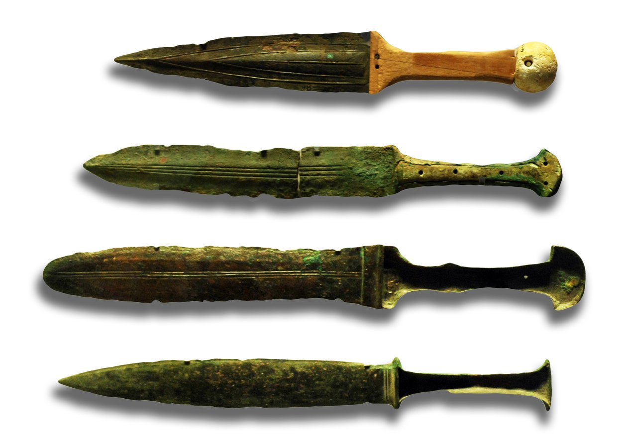 Quattro armi (metallo e legno) da Canaanite