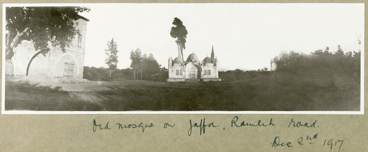 Vecchia moschea sulla strada di Ramleh, Giaffa, 2 dicembre 1917 da Capt. Arthur Rhodes