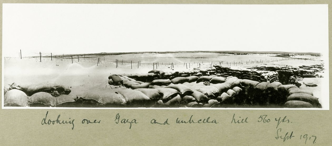 Guardando oltre Gaza e Umbrella Hill, settembre 1917 da Capt. Arthur Rhodes