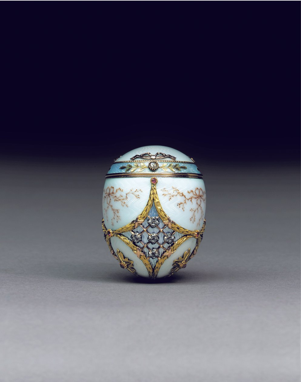 Rara bonbonnière a uovo bicolore con gioielli, 1896-1908 da Carl Fabergé