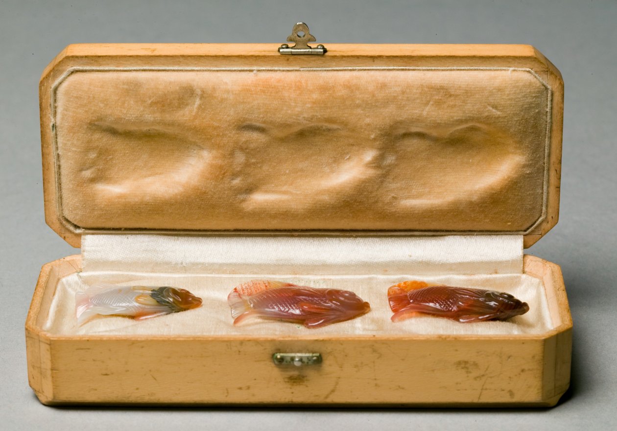 Set di Tre Pesci nella Scatola Originale, c.1890 da Carl Fabergé