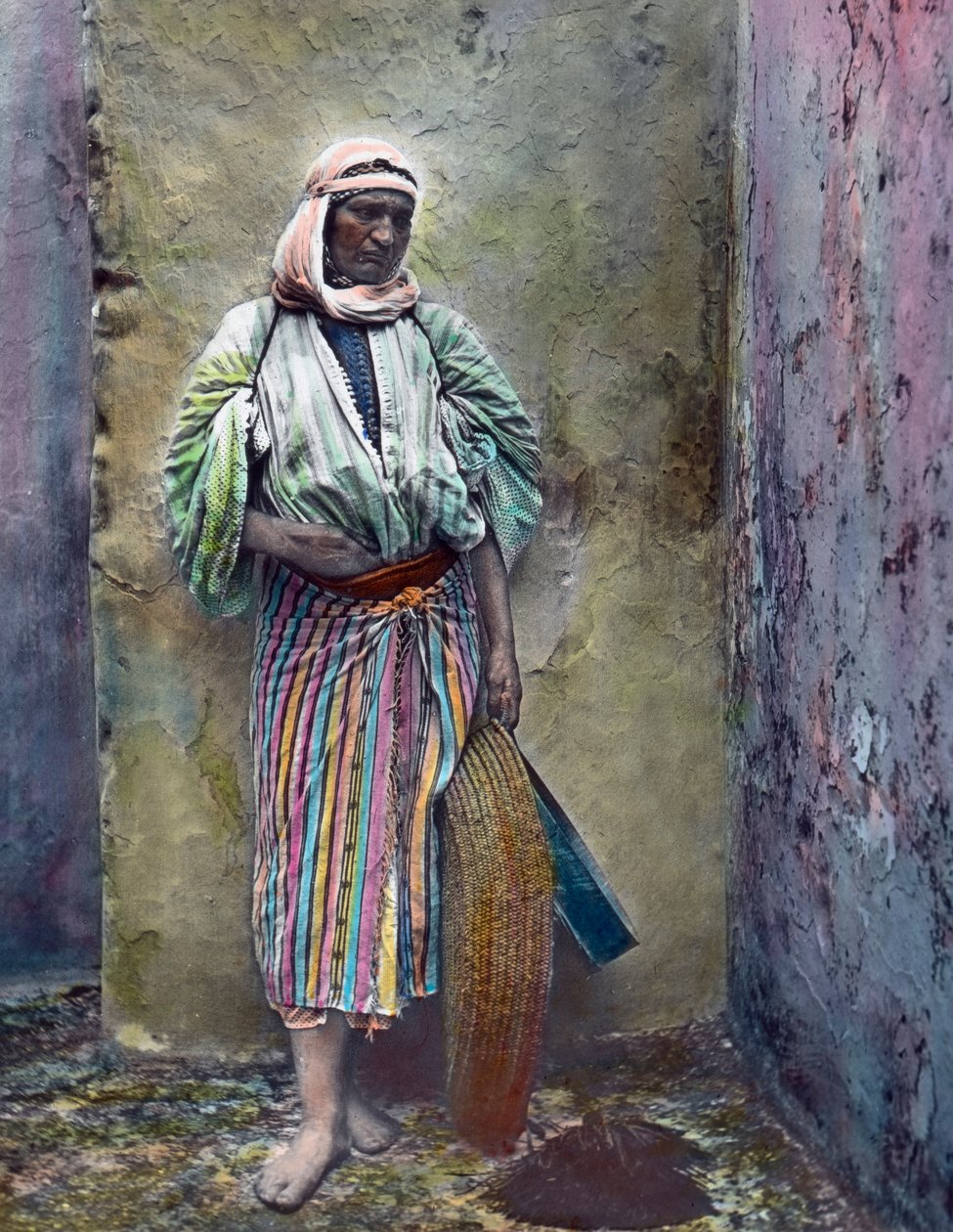 Marocco, donna marocchina, circa 1910, Archivio Carl Simon da Carl Simon