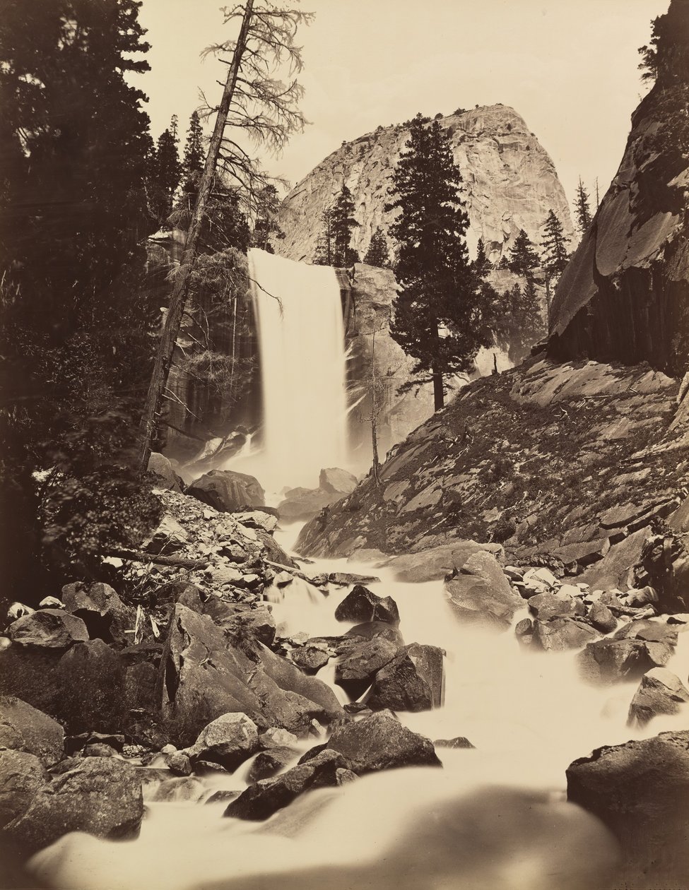 Cascata Vernal, Yosemite, 1865-66, stampato ca. 1875 da Carleton Emmons Watkins
