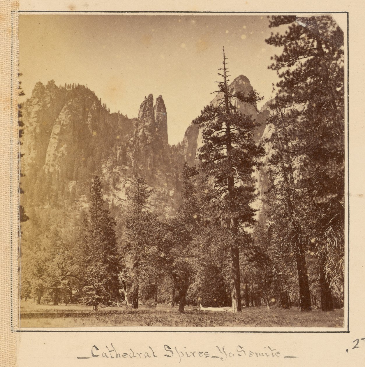 Guglie della cattedrale, 2200 piedi da Carleton Watkins