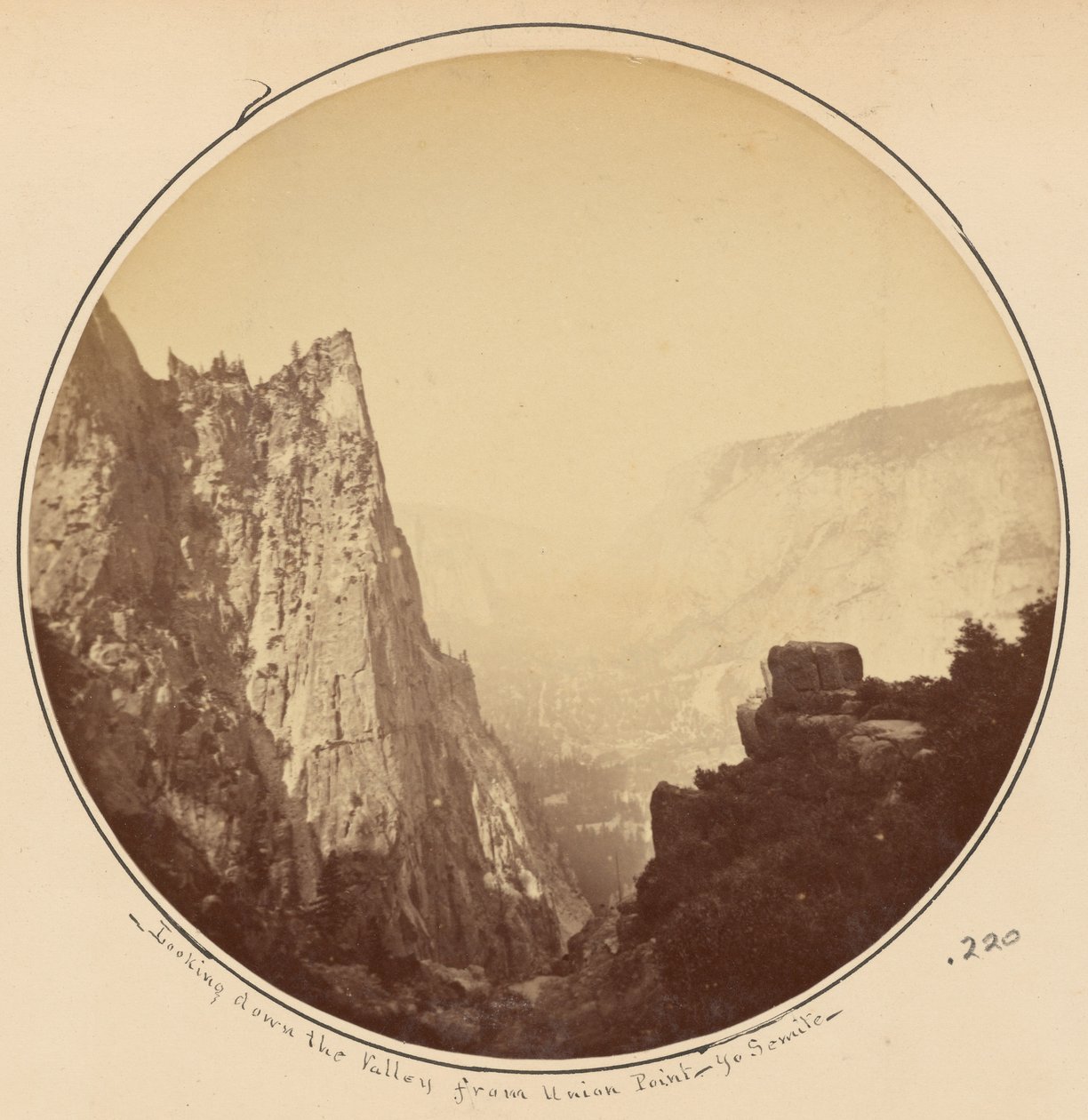 Veduta lungo la valle da Union Point, Yosemite da Carleton Watkins
