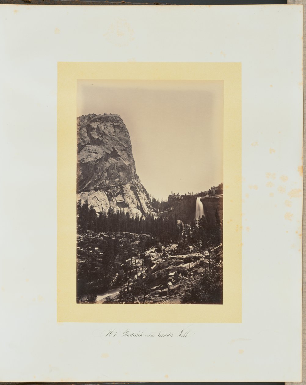 Monte Broderick e la cascata Nevada da Carleton Watkins
