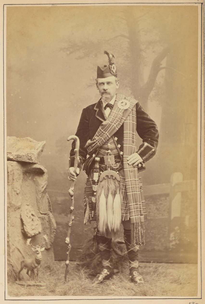 Ritratto di uomo in abito scozzese da Carleton Watkins