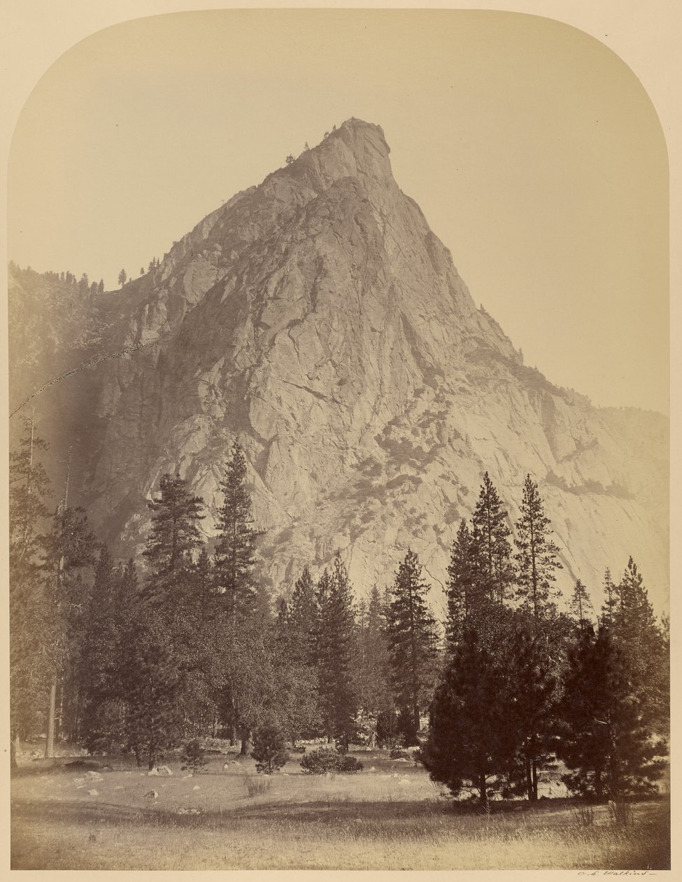 Tre fratelli, veduta frontale, 4480 piedi, Yosemite da Carleton Watkins