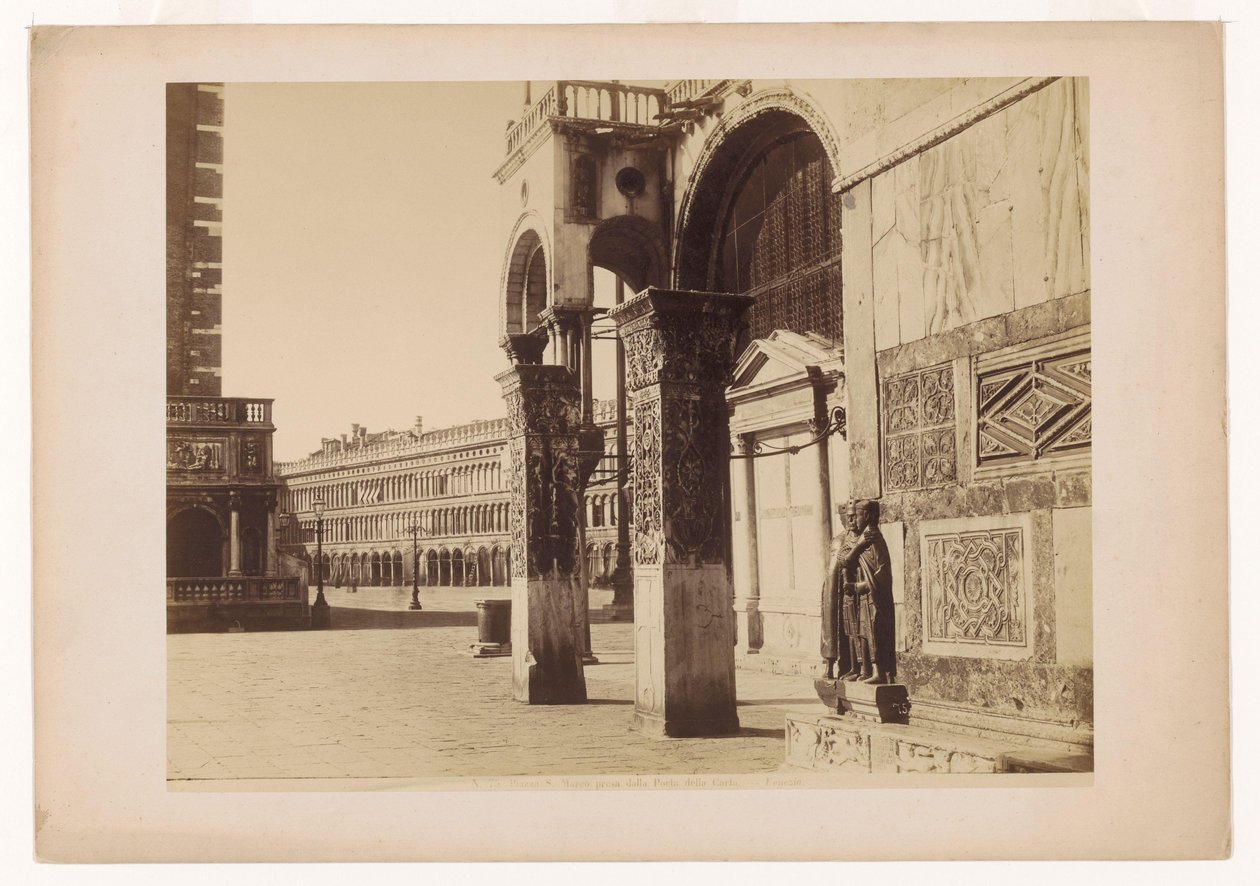 Piazza San Marco presa dalla Porta della Carta. Venezia. da Carlo Naya