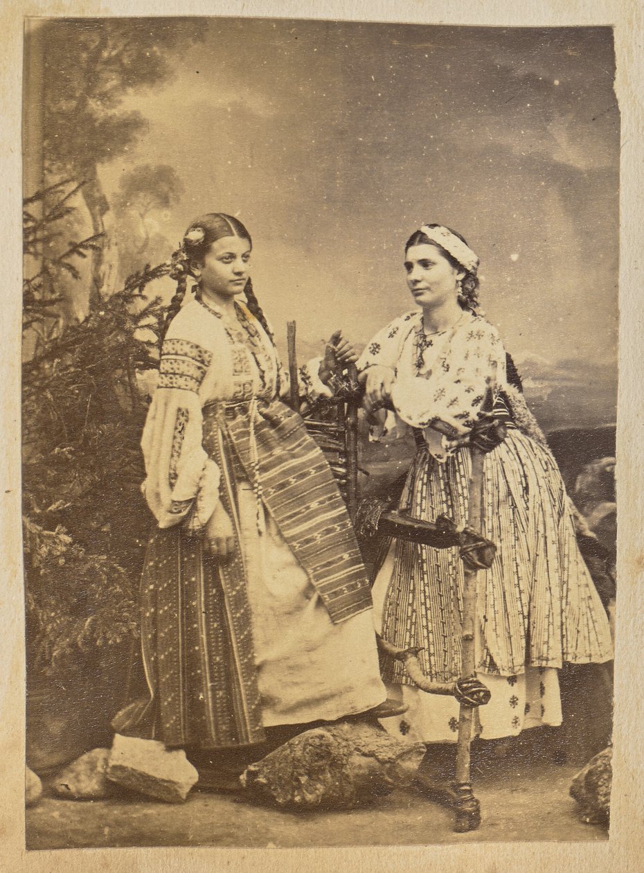 [Ritratto di due donne gitane della Romania]. da Carol Szathmari