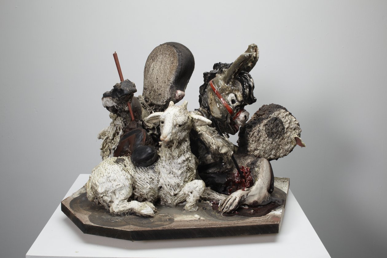Help Is On Its Way, 2010 (legno, gesso, argilla, tessuto, pittura) da Cathie Pilkington