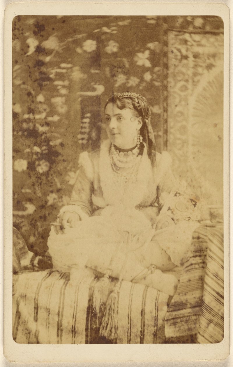 Bellezza circassa. da Centennial Photographic Co.