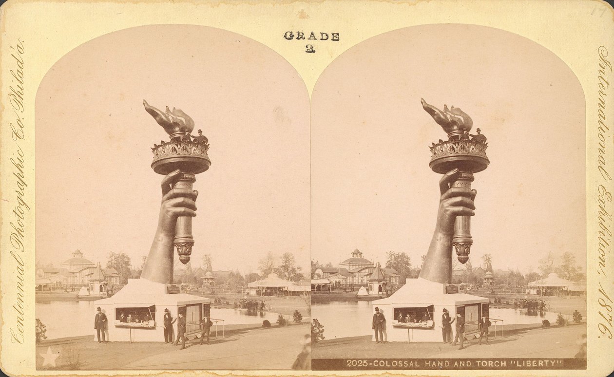 Mano colossale e torcia, Libertà, Esposizione Centennale, Filadelfia da Centennial Photographic Co.