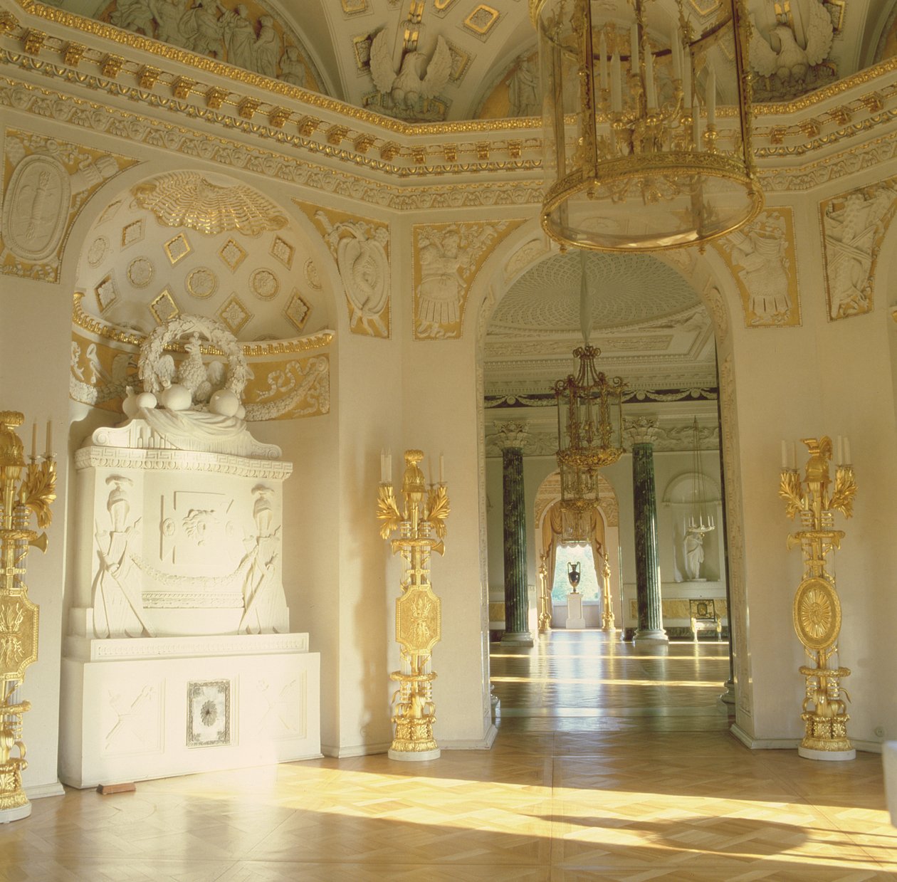 Il salone della guerra da Charles Cameron