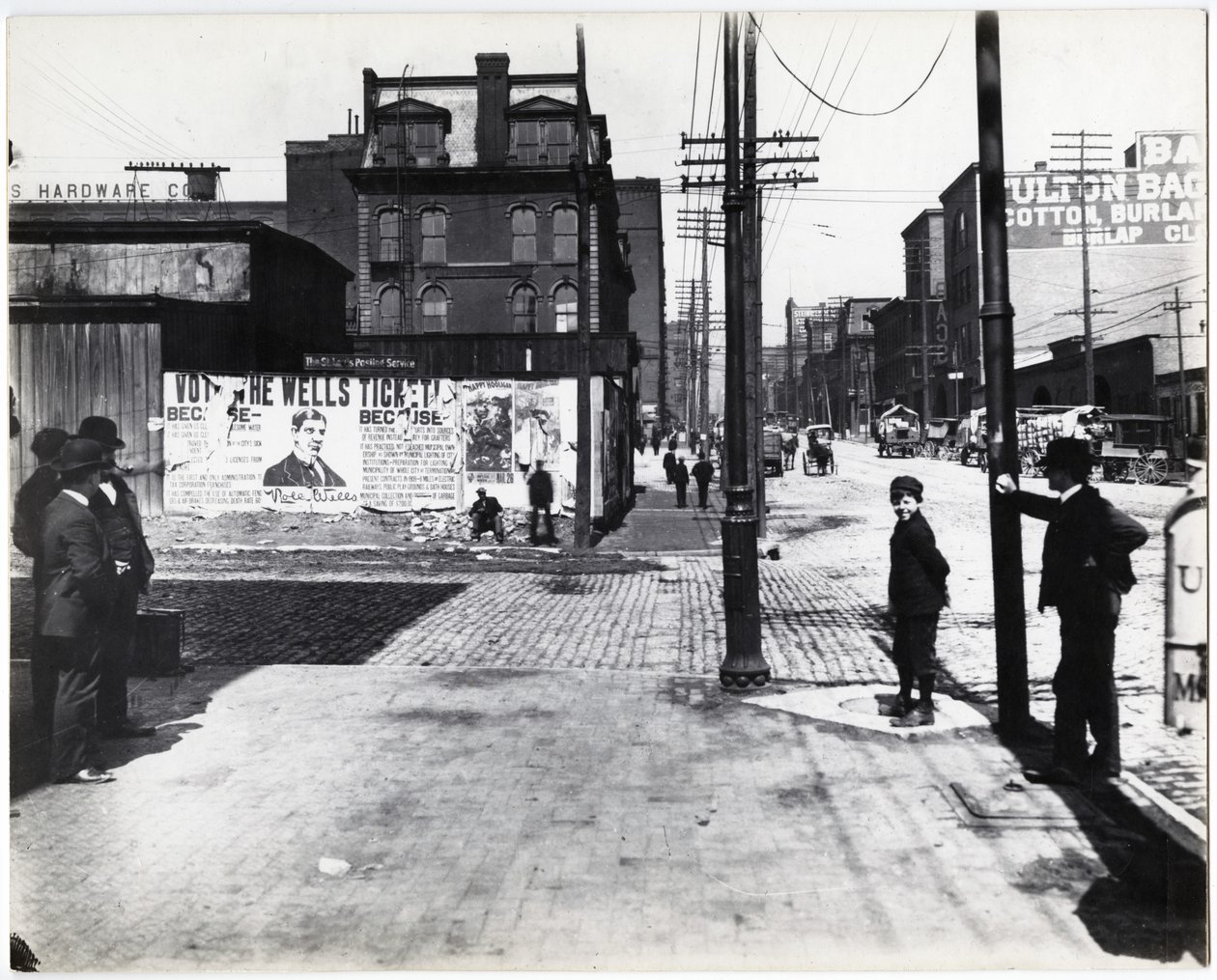 Angolo nord-ovest di 7th Street e Cerre Street da Charles Clement Holt