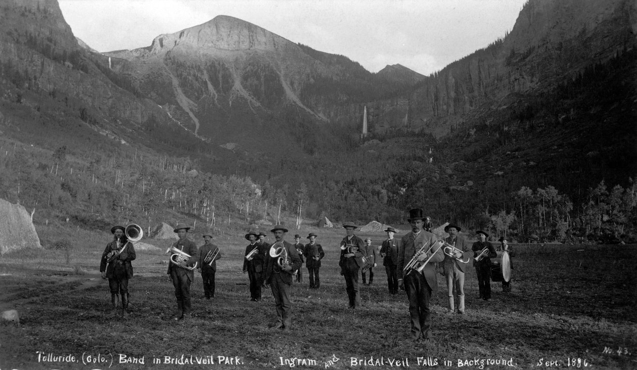 Banda di Telluride nel Bridal Veil Park Ingram e Bridal Veil Falls, 1886 da Charles Goodman