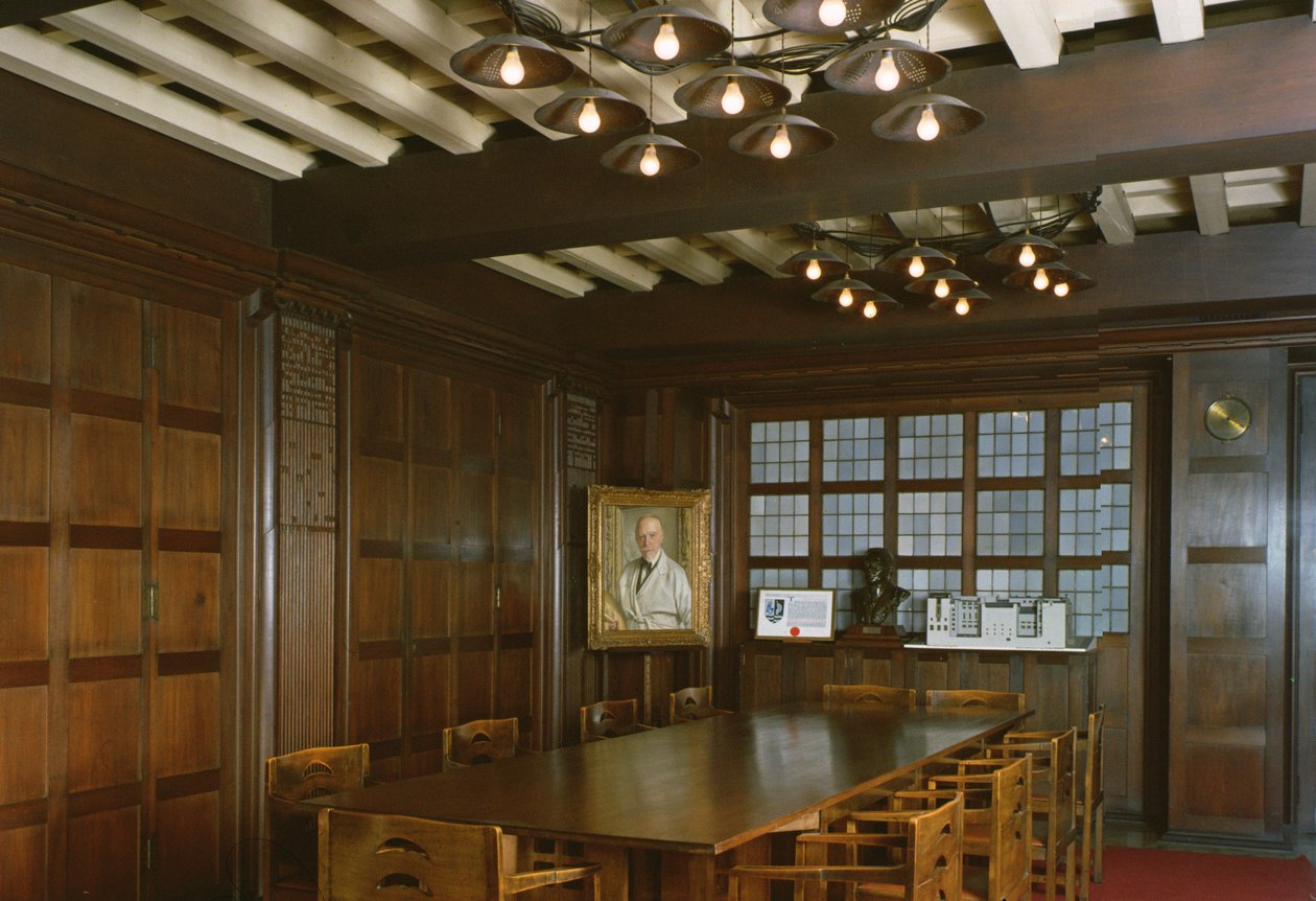 Vista della sala del consiglio, costruita 1897-99 da Charles Rennie Mackintosh