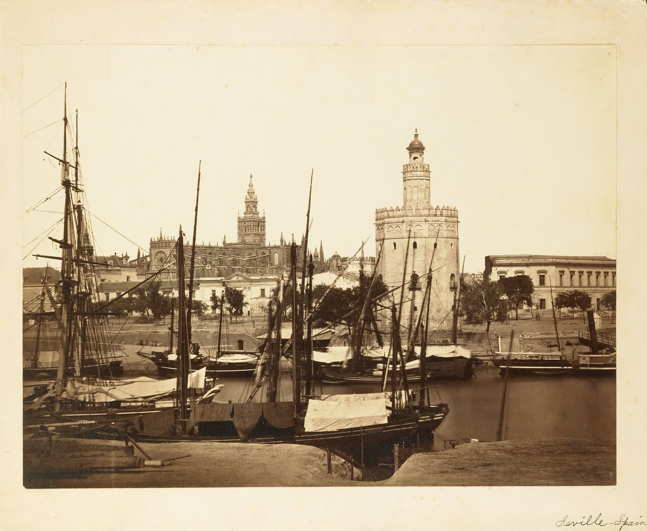Cattedrale, Torre del Oro e Fiume Guadalquivir, Siviglia da Charles Clifford