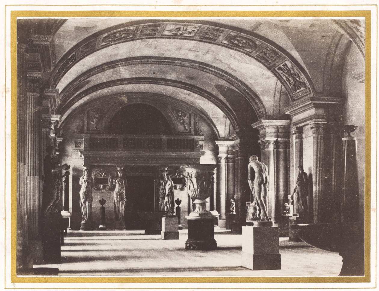 Sala delle Cariatidi, al Museo del Louvre da Charles Marville